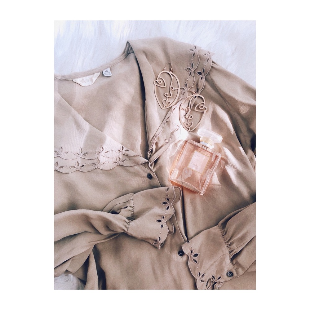 Vintage | Doubled Lace Collared Scallop Blouse